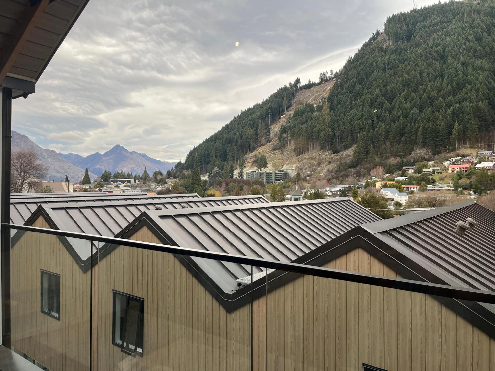 Queenstown Central - Walk To Town - Free Parking - Wifi And Smart Tv - Gym Екстериор снимка